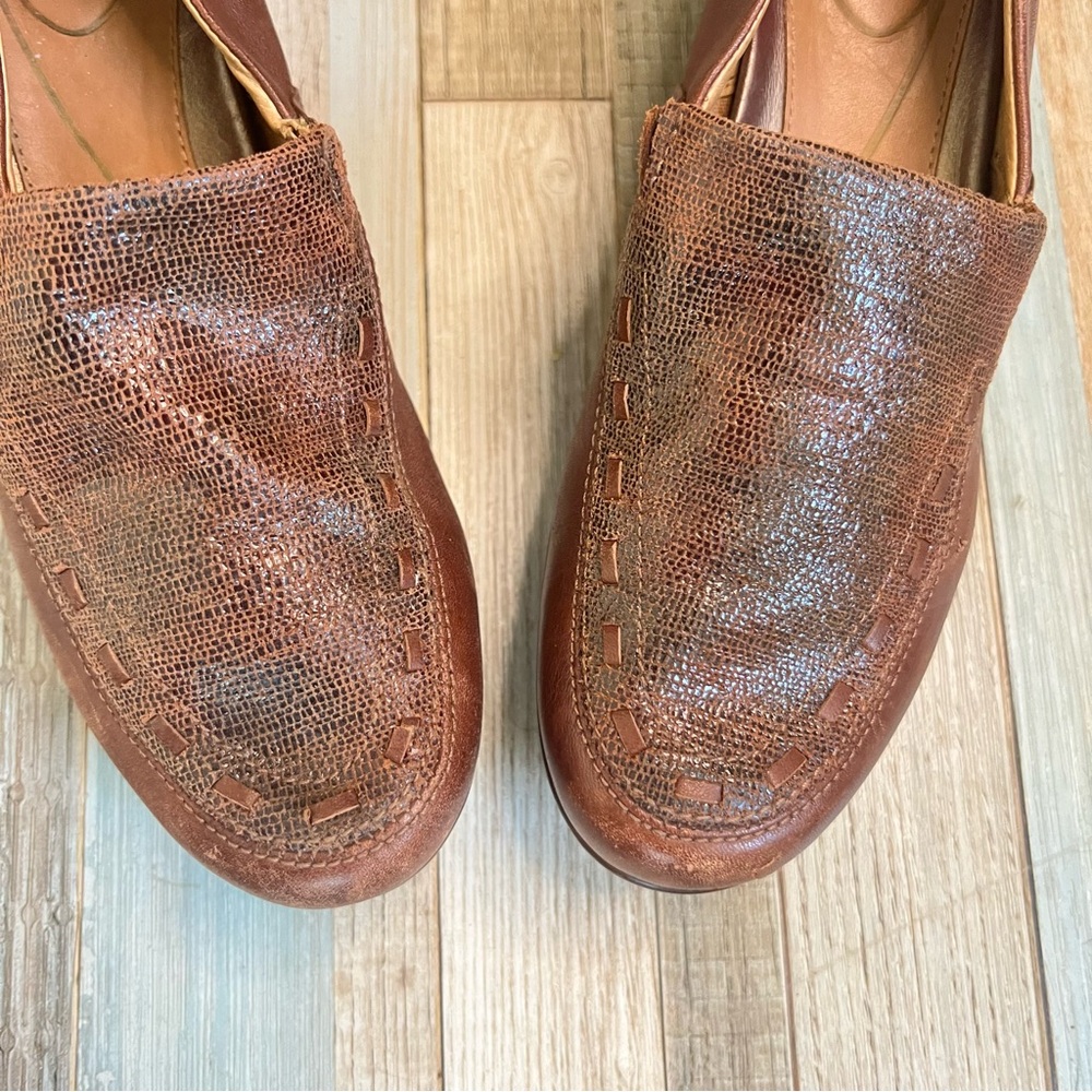 ARIAT Womens Shoes Brown Leather Slip On Wedges Slides Mules Clogs Size 6.5 - Picture 2 of 12